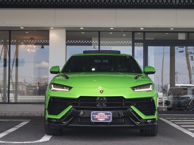 LAMBORGHINI URUS - 2