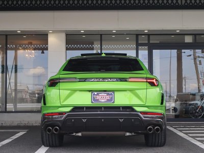 LAMBORGHINI URUS - 6