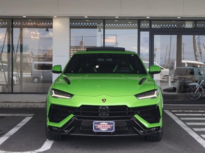 LAMBORGHINI URUS - 3