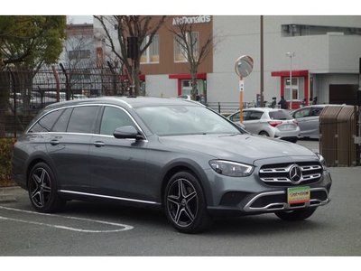 MERCEDES-BENZ E-CLASS - 1