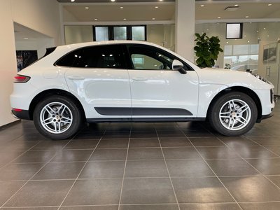 PORSCHE MACAN - 4