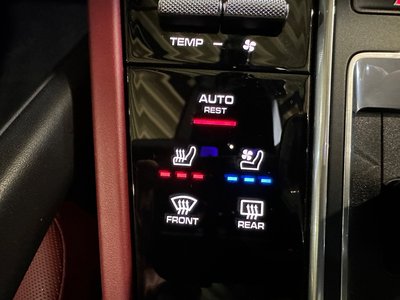 2022 Porsche CAYENNE photo 10