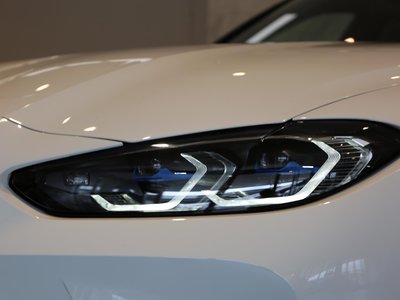 صورة 9 لـ 2022 BMW M3 SEDAN