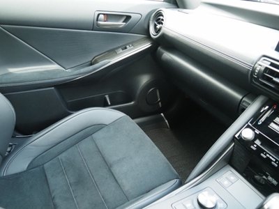 2023 Lexus IS thumbnail 57