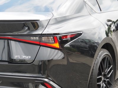 2023 Lexus IS thumbnail 61