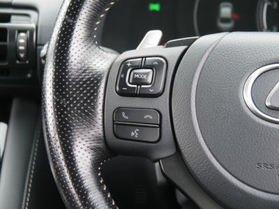 2023 Lexus IS thumbnail 34