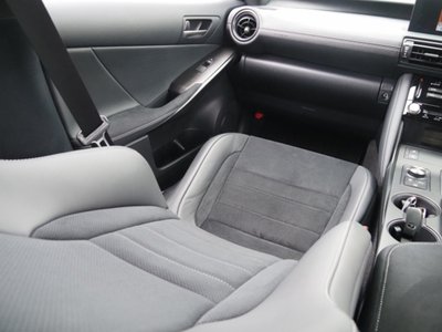 2023 Lexus IS thumbnail 53