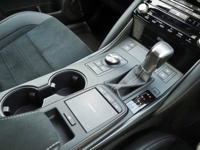 2023 Lexus IS thumbnail 42