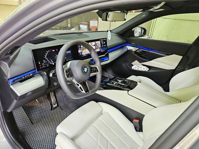2025 BMW 5 SERIES 照片 5