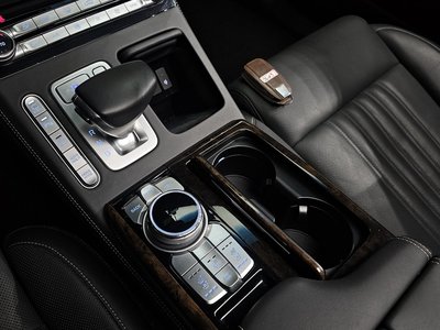 صورة 9 لـ 2021 Genesis G90