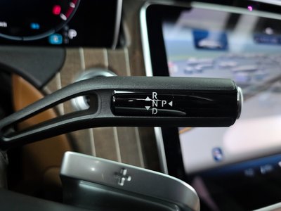 MERCEDES-BENZ E-CLASS - 9