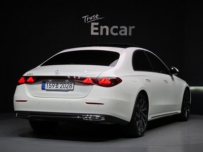 MERCEDES-BENZ E-CLASS - 4