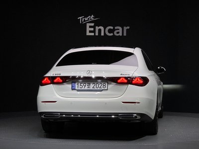 MERCEDES-BENZ E-CLASS - 3