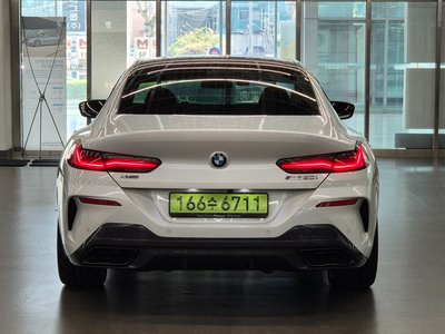 BMW 8 SERIES - 2