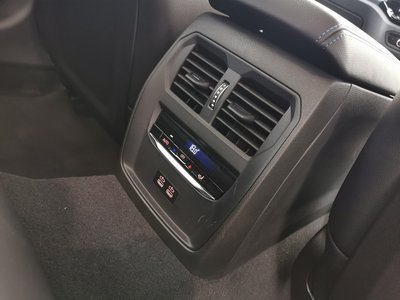 صورة مصغرة 37 لـ 2025 BMW 3 SERIES