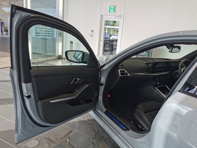 صورة مصغرة 38 لـ 2025 BMW 3 SERIES