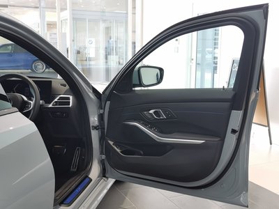 صورة مصغرة 21 لـ 2025 BMW 3 SERIES