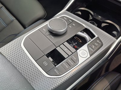 صورة مصغرة 32 لـ 2025 BMW 3 SERIES