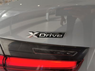 صورة مصغرة 14 لـ 2025 BMW 3 SERIES