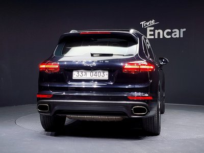 PORSCHE CAYENNE - 4
