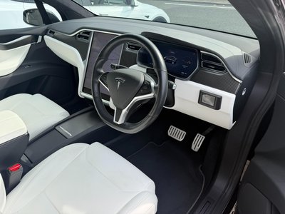 2018 Tesla MODEL X — миниатюра 13