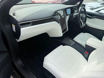 2018 Tesla MODEL X — миниатюра 17