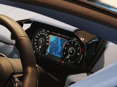 ASTON MARTIN VANQUISH - 10