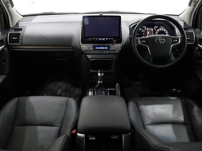 TOYOTA LAND CRUISER PRADO - 10