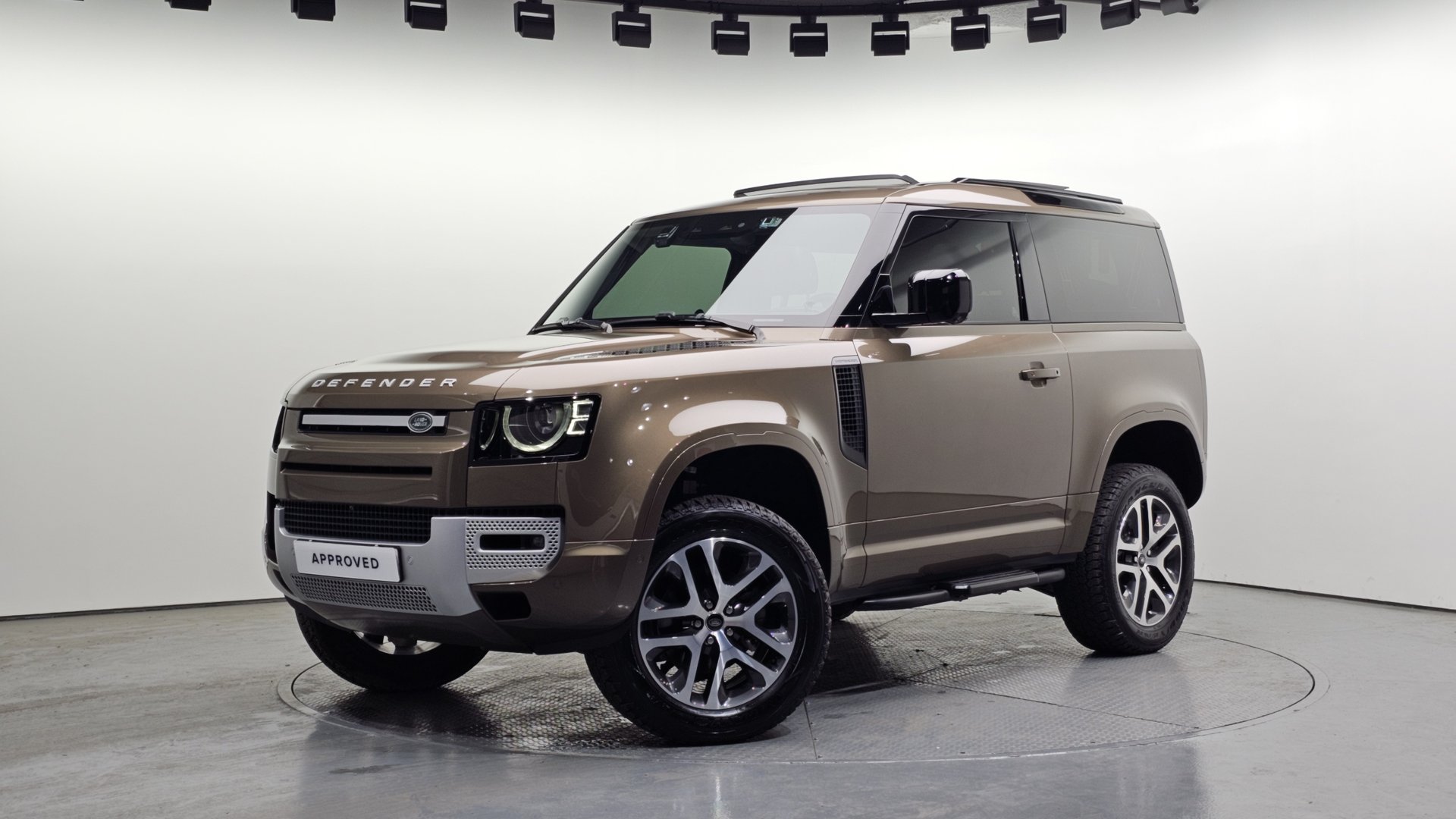 LAND ROVER DEFENDER - View 1