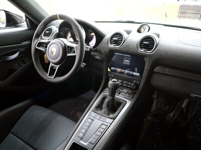 PORSCHE 718 SPYDER - 5