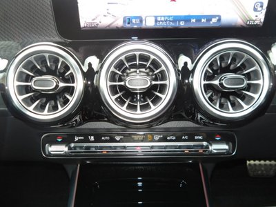 2024 Mercedes-BENZ GLB AMG 照片 8