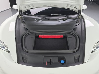 صورة 7 لـ 2021 Porsche TAYCAN