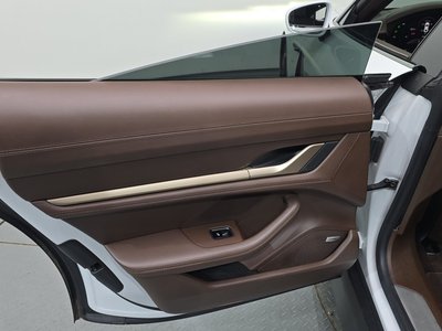 صورة مصغرة 15 لـ 2021 Porsche TAYCAN