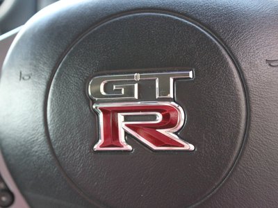 NISSAN GT-R - 10