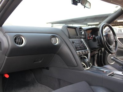 NISSAN GT-R - 4
