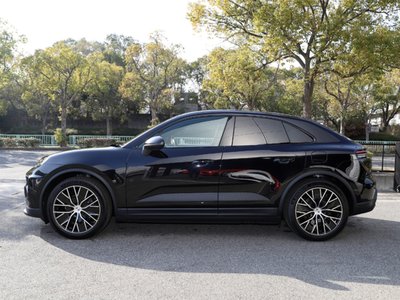 PORSCHE MACAN - 9