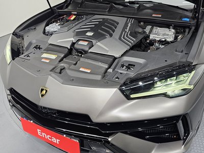 LAMBORGHINI URUS - 7