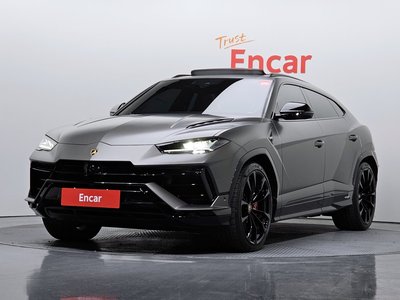 LAMBORGHINI URUS - 1