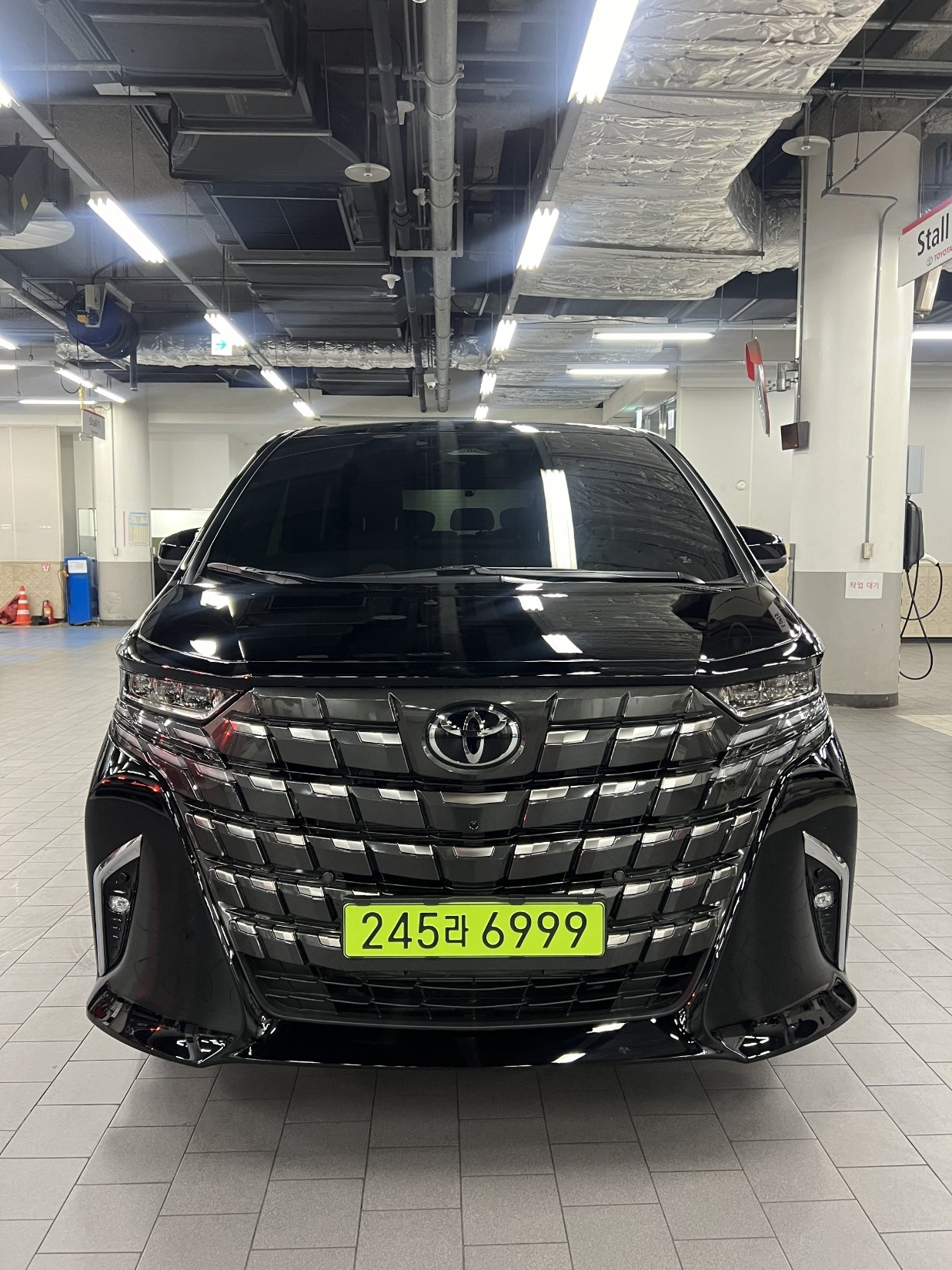 TOYOTA ALPHARD - View 1