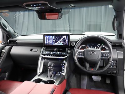TOYOTA LAND CRUISER 300 - 6