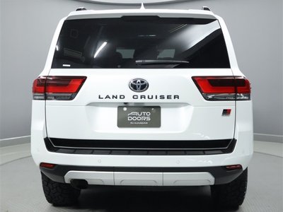 TOYOTA LAND CRUISER 300 - 3