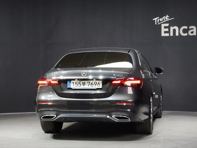 MERCEDES-BENZ E-CLASS - 3