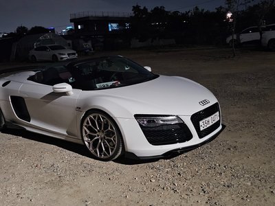 صورة 1 لـ 2015 AUDI R8