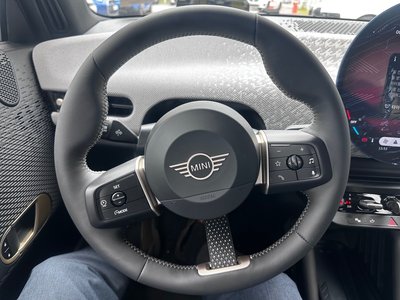 صورة 4 لـ 2024 MINI COOPER ELECTRIC