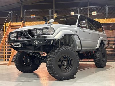 TOYOTA LAND CRUISER 80 - 4