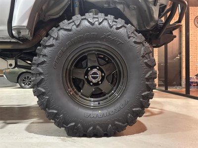 TOYOTA LAND CRUISER 80 - 8