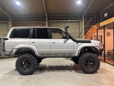 TOYOTA LAND CRUISER 80 - 6