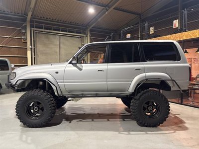 TOYOTA LAND CRUISER 80 - 7