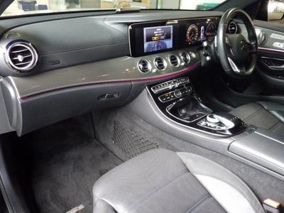 صورة 2 لـ 2017 Mercedes-BENZ MERCEDES-AMG