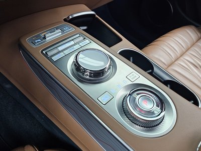 2022 Genesis GV70 — миниатюра 12